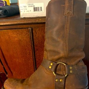 Frye Boots Women’s Harness boot
